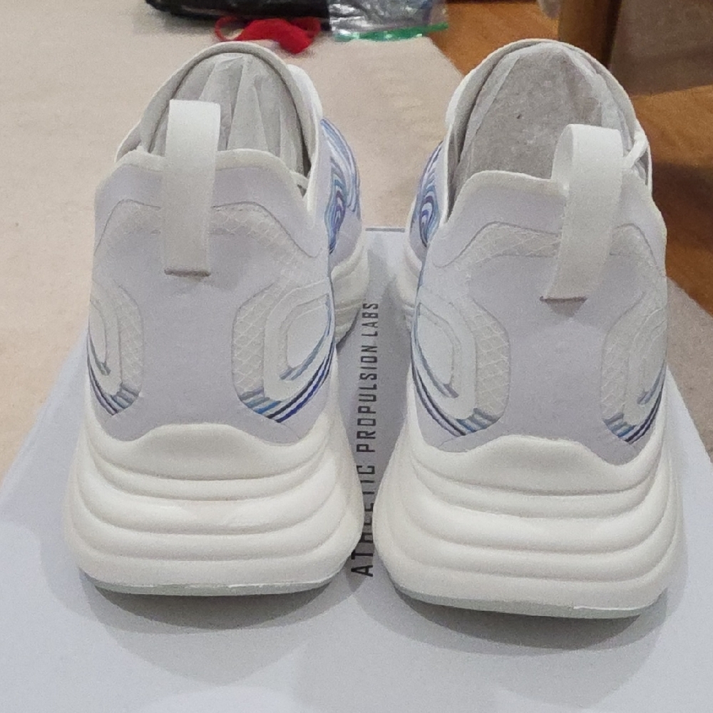 APL Mens Streamline White Sneakers.Mens Size 11. Womens 12.5 - Picture 3 of 9